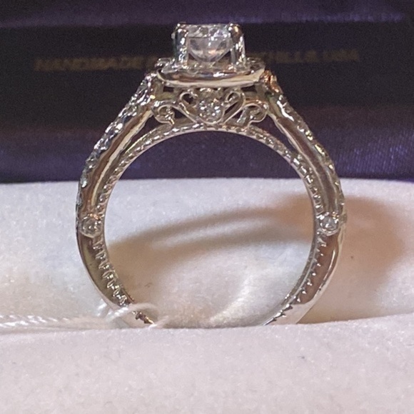 Dimond ring, solid gold beautiful anniversary wedding proposal gift - Picture 2 of 11